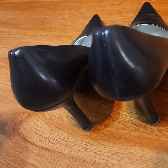 Chinese Laundry - Picture 6 of 6